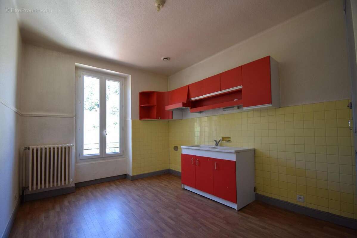   - Appartement à VALS-LES-BAINS