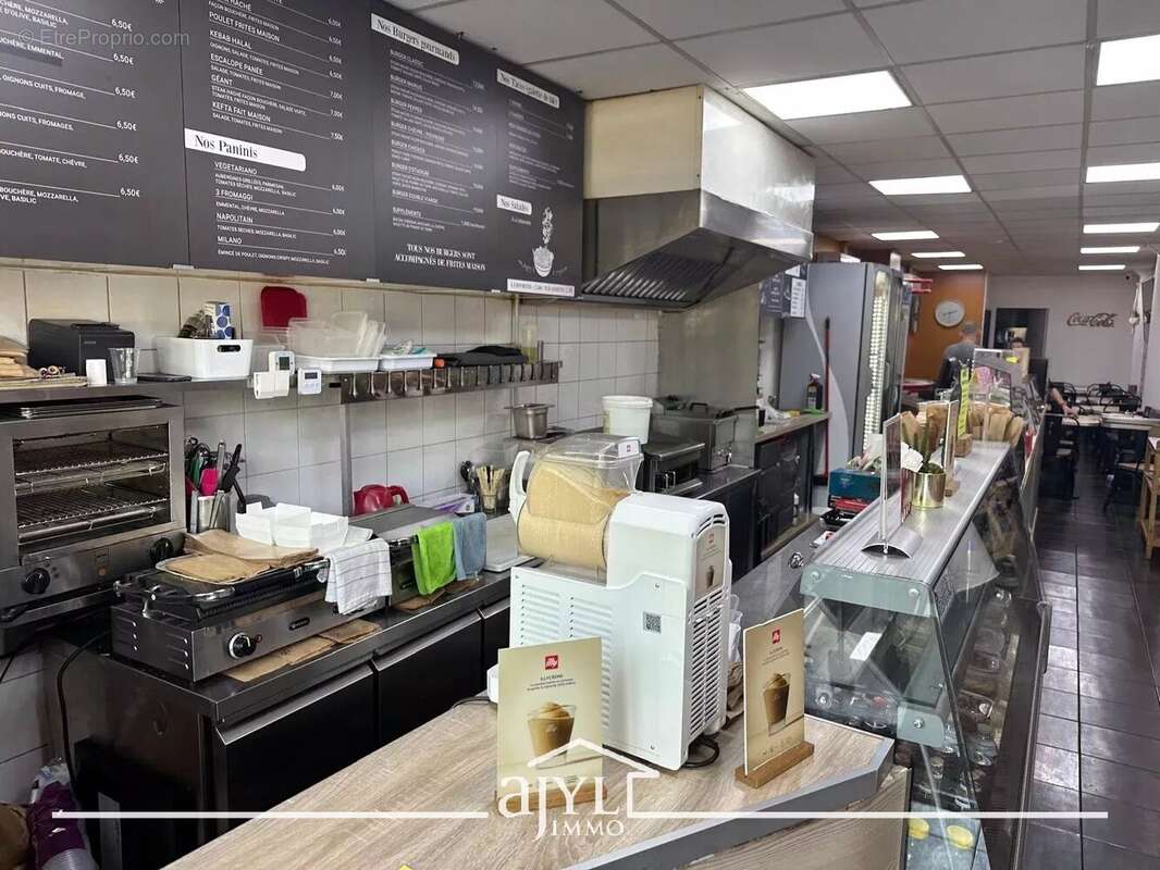 Commerce à MARSEILLE-8E