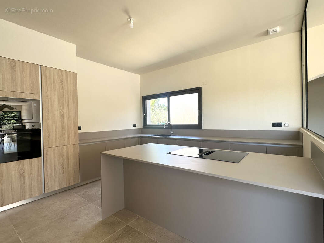 Maison à GARRIGUES-SAINTE-EULALIE