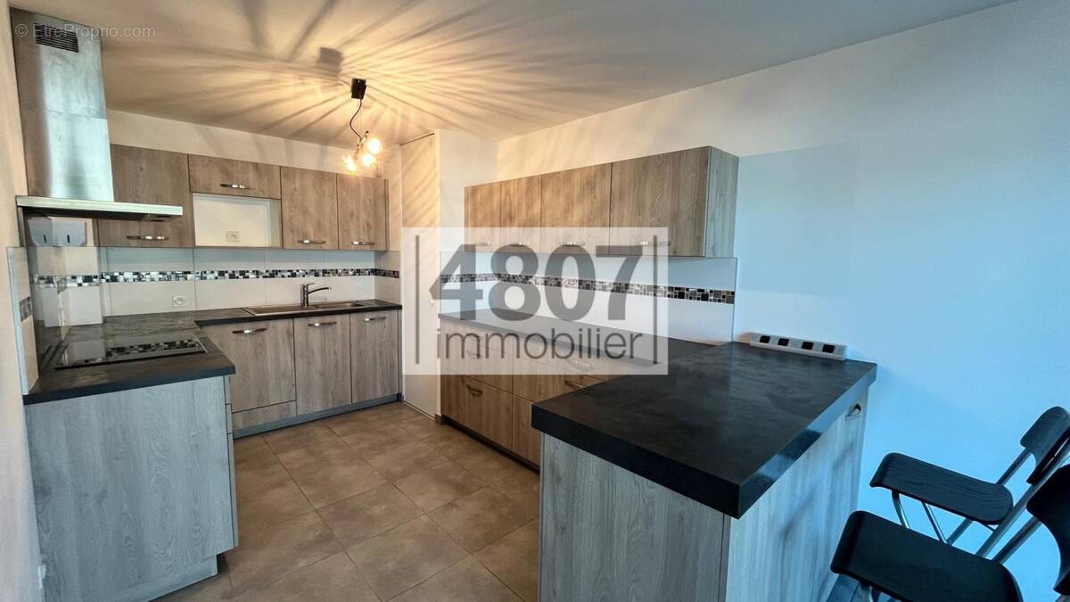 Appartement à VIRY