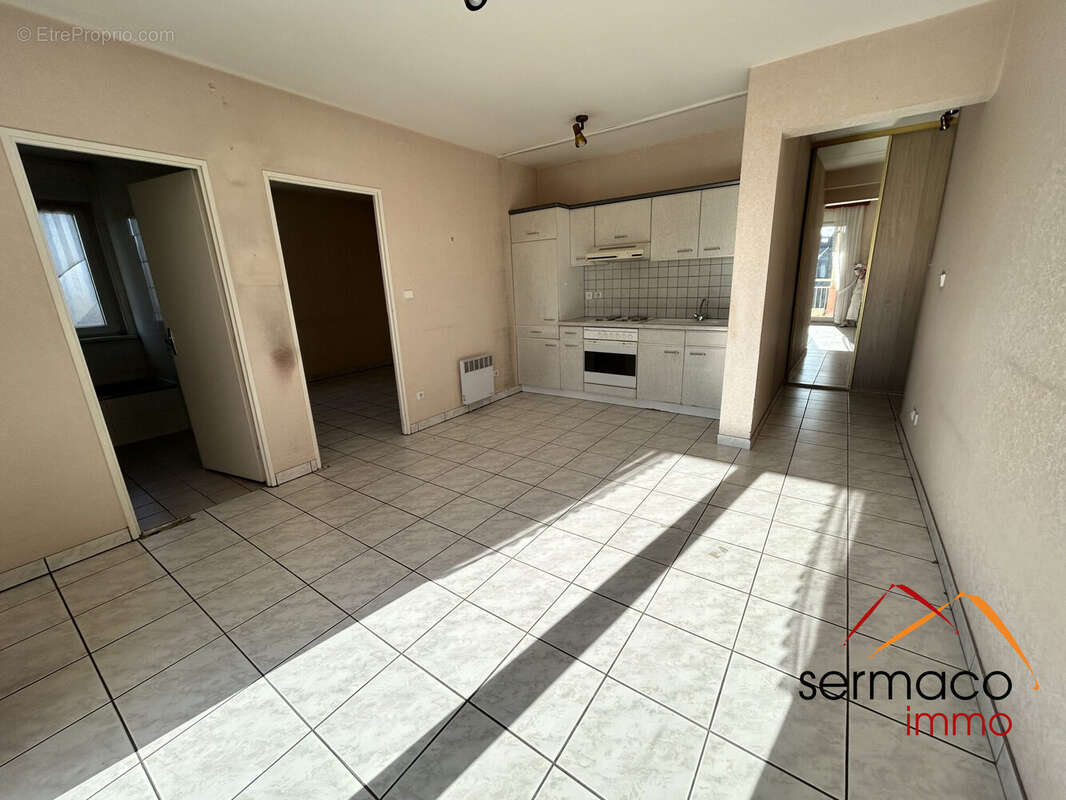 Cuisine séjour - Appartement à SARREGUEMINES