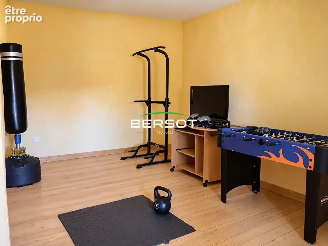 Maison rare et atypique avec un terrain de 2 339 m² - FORT POTENTIEL ! - photo 8