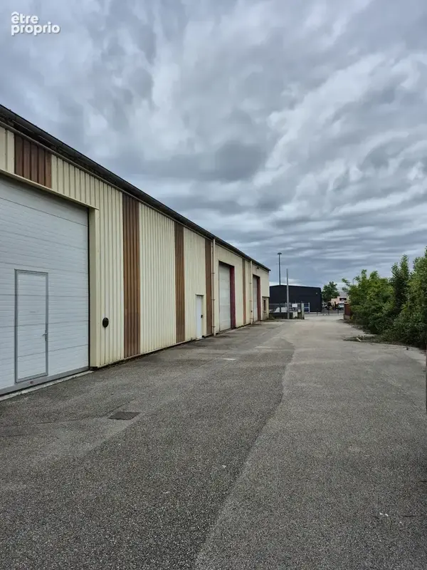 Commerce à SAINT-ROMAIN-DE-JALIONAS