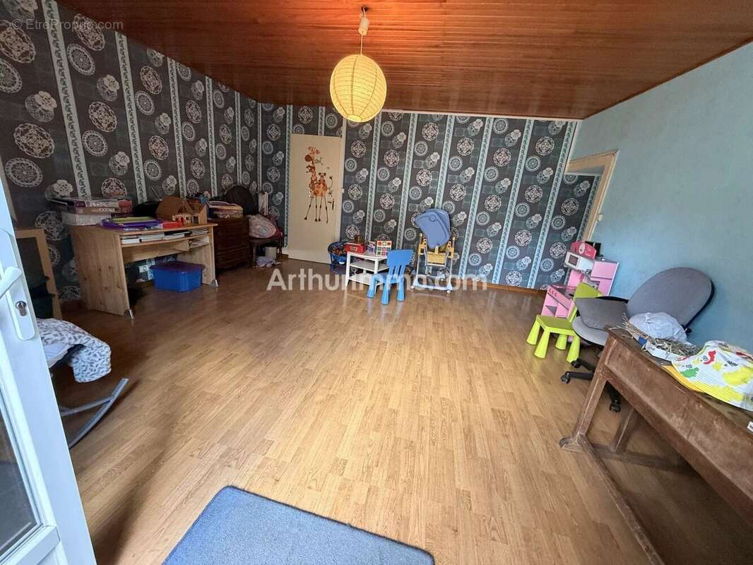  Maison de village avec jardin intimiste, dépendances de plus de 150 m² et fort potentiel d'aménagement - photo 7