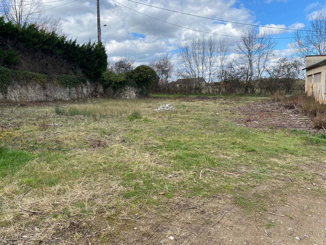 Terrain à LA FEUILLADE