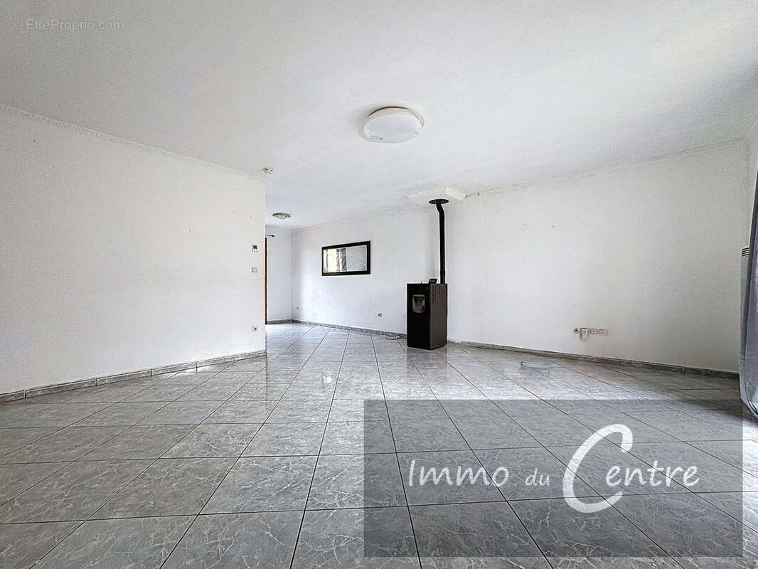 Maison à MONTMIRAIL