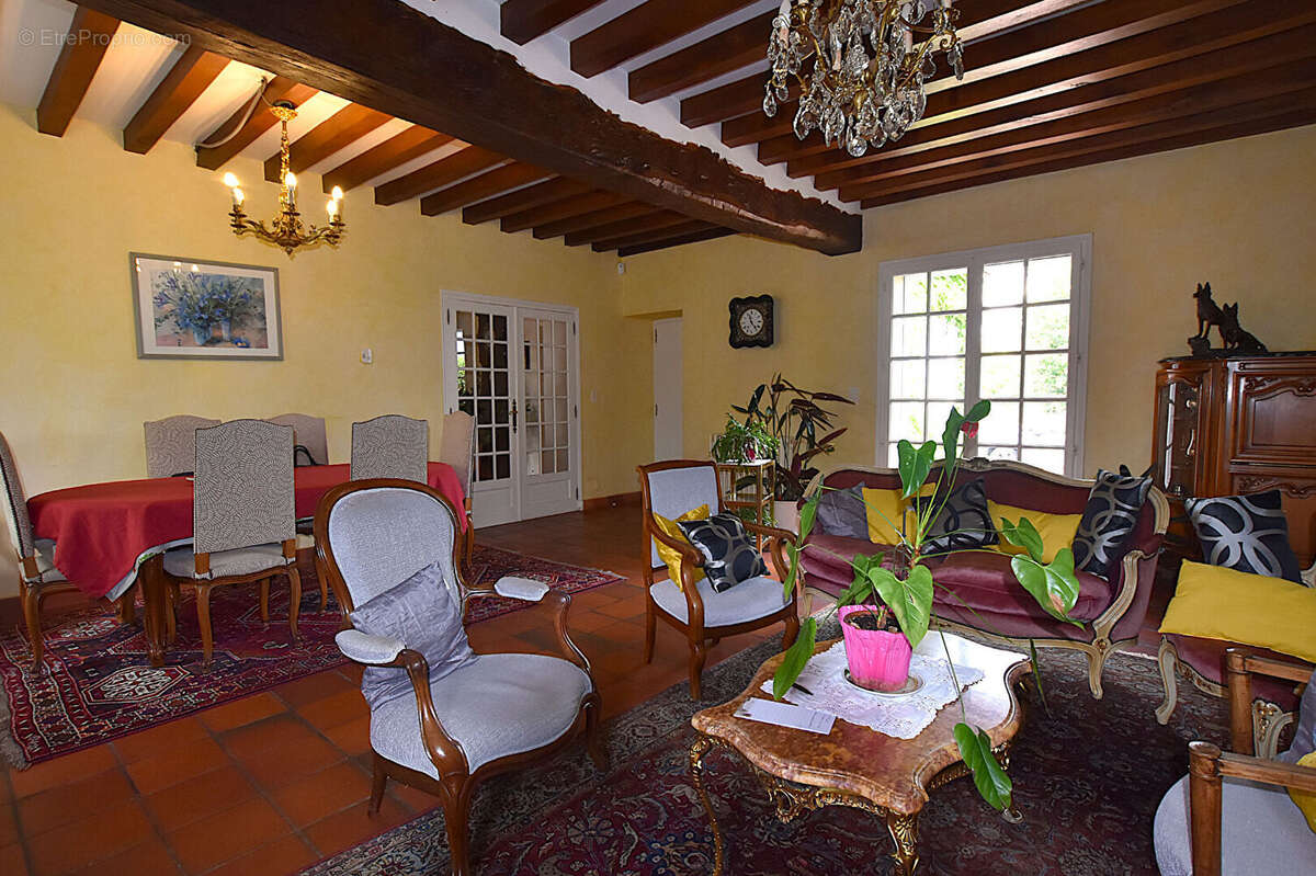 Maison avec cachet et beau terrain : - photo 6