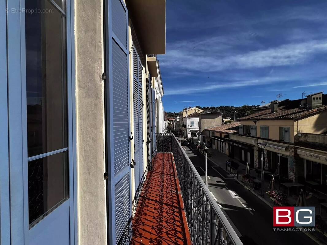 Appartement à VALLAURIS