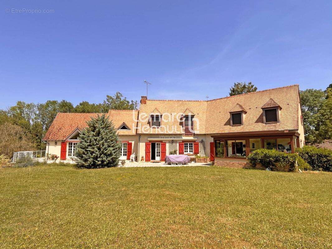 Superbe propriété 6 chambres, piscine sur 6800 m² de terrain - photo 4