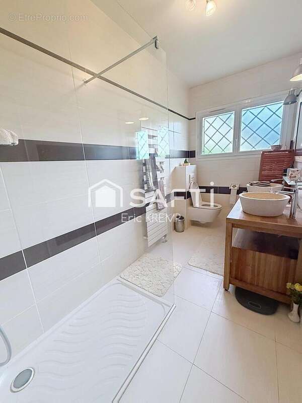 Maison 194 m² à Villers-Saint-Frambourg  - photo 6