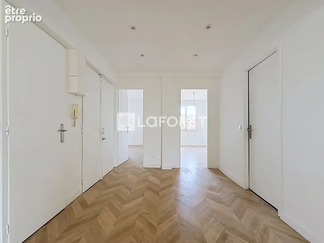 SURESNES - 4 pièces 87 m² - Entièrement rénové - 3 chambres - Balcon - Ascenseur - photo 8