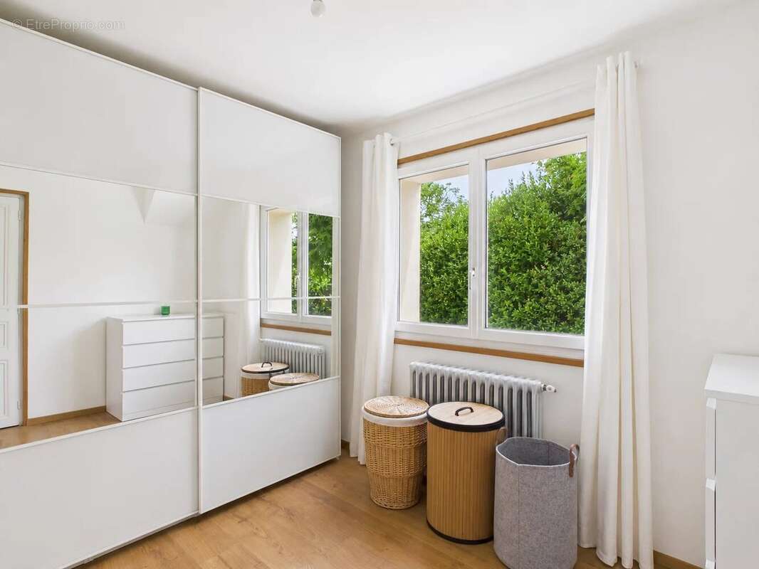 La Martelière : Maison familiale 110m2, 4 chambres et dépendances au calme absolu - photo 6