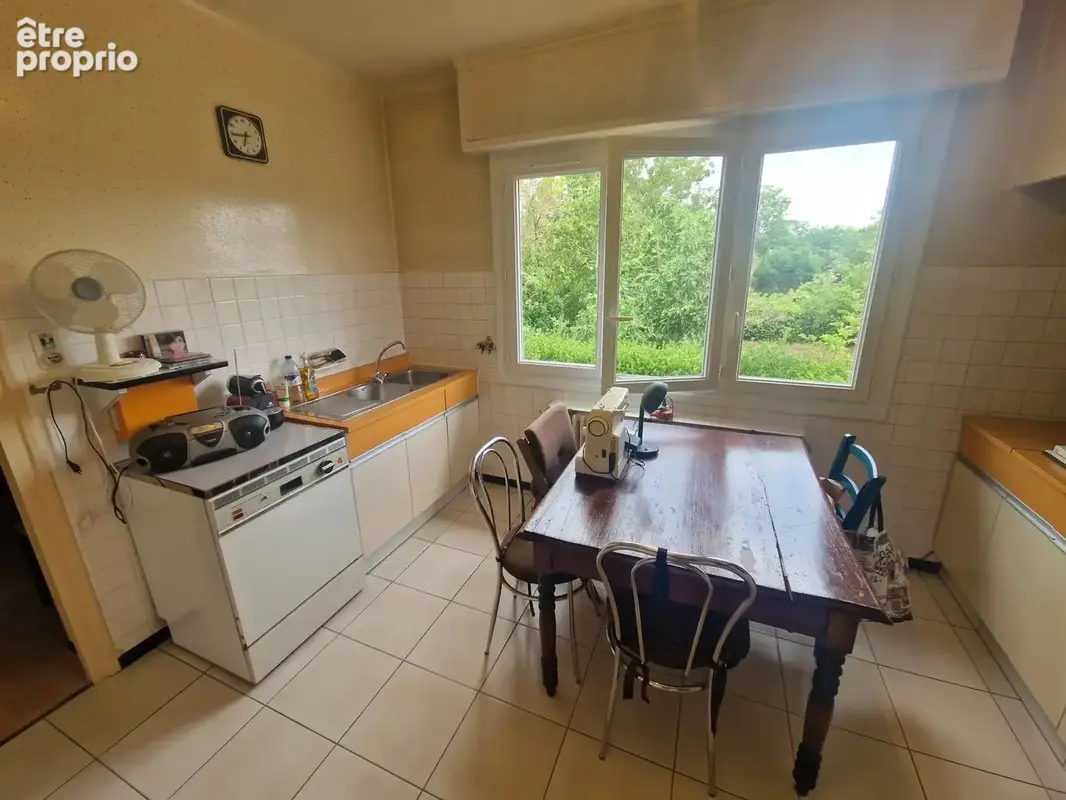 Villa Familiale avec appartement, grand garage et terrain plat - photo 14