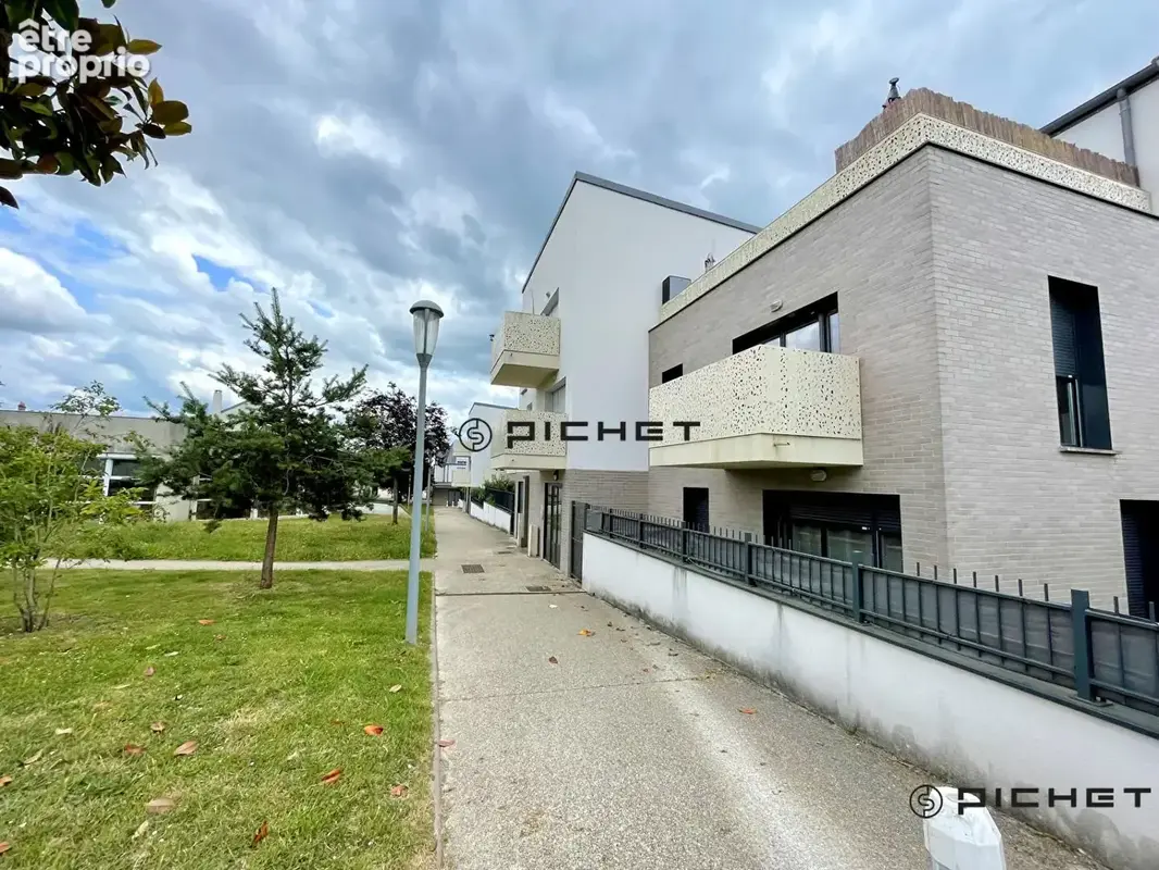 Appartement à BRUYERES-LE-CHATEL