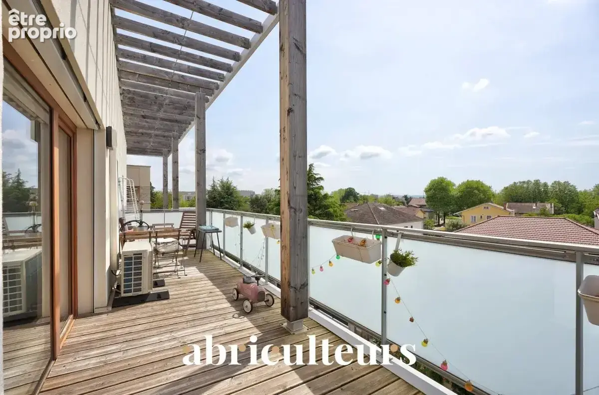 Appartement au dernier étage d'une résidence sécurisé en vente à Saint-Priest (69800) - photo 3