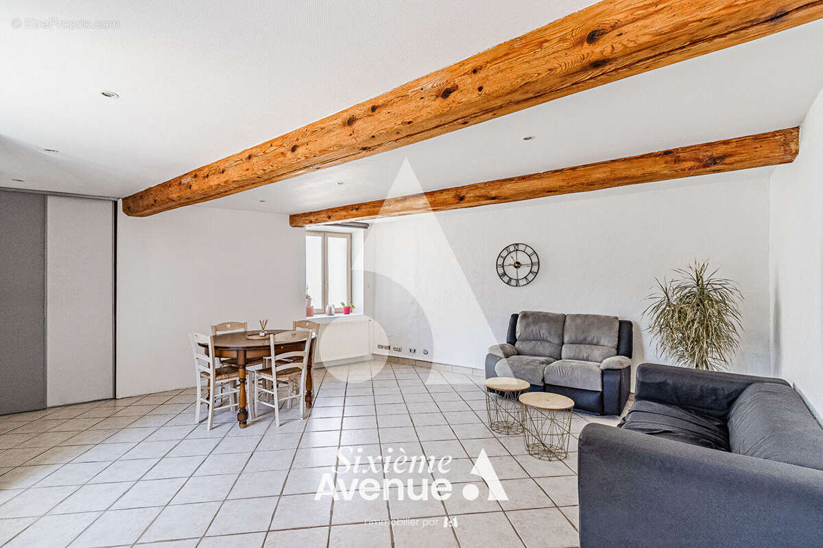 QUINCIEUX CENTRE ? Maison 112 m² avec beau jardin, terrasse couverte, 3 chambres - photo 3