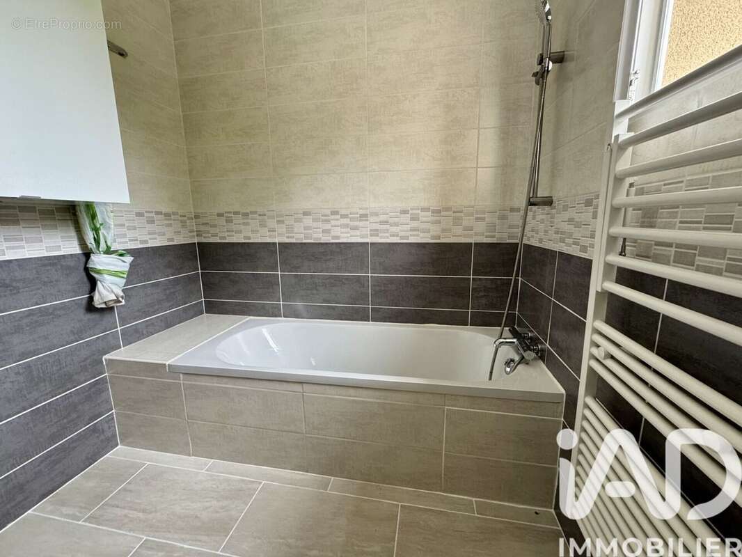 Photo 7 - Maison à ROULLET-SAINT-ESTEPHE