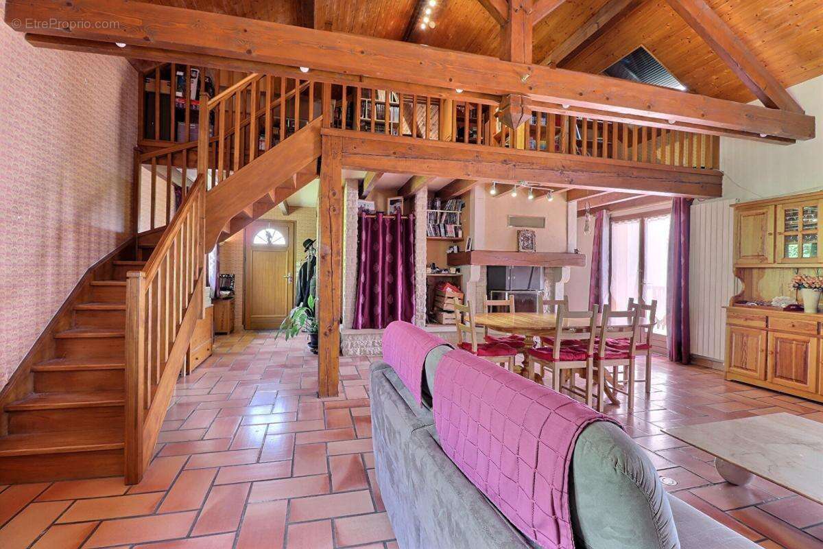 Maison à LA TERRASSE