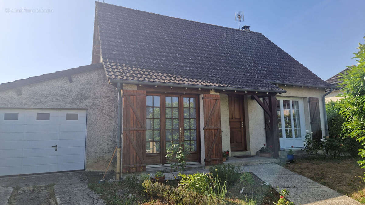 Pavillon avec jardin - 4 pieces - 3 chambres - garage - photo 3