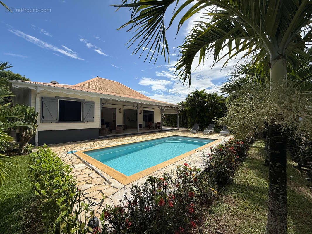 Maison à LES TROIS-ILETS