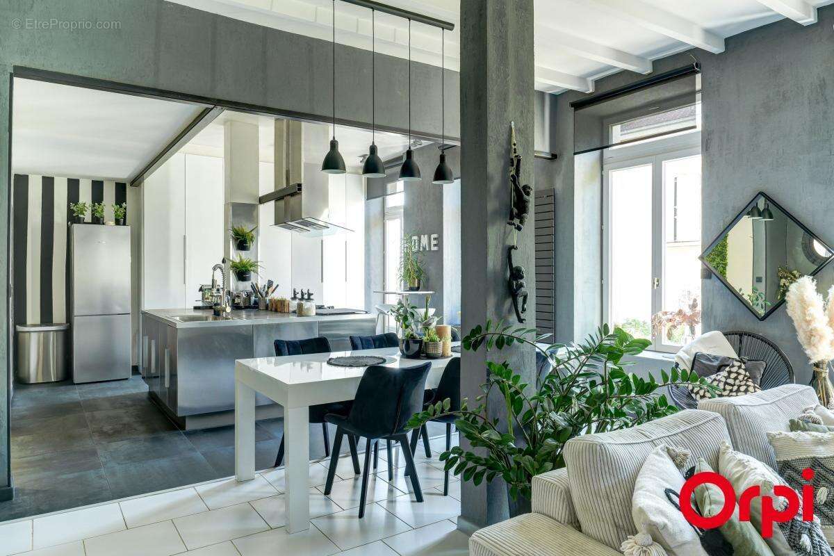 Appartement à RILLIEUX-LA-PAPE