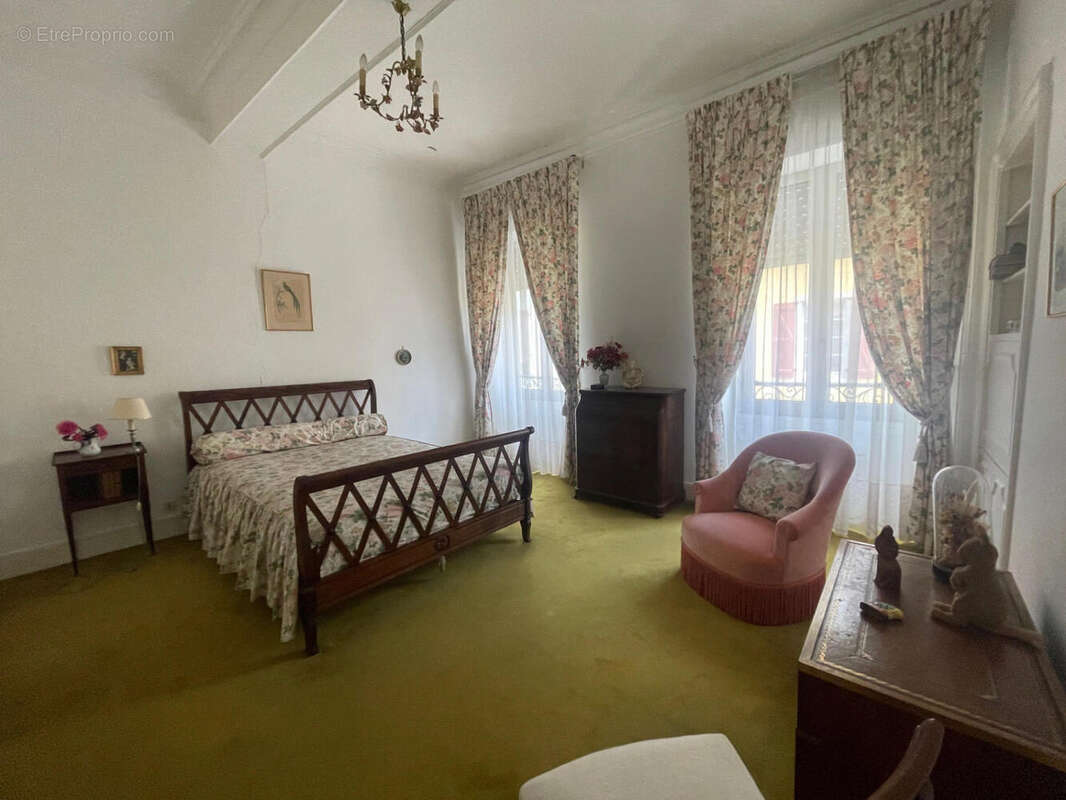 IMG_9828 - Commerce à OLORON-SAINTE-MARIE