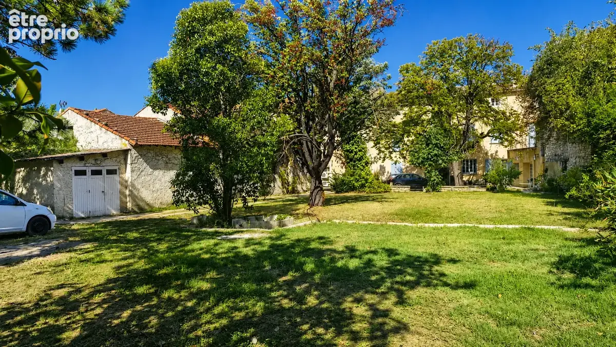 Appartement à PERNES-LES-FONTAINES