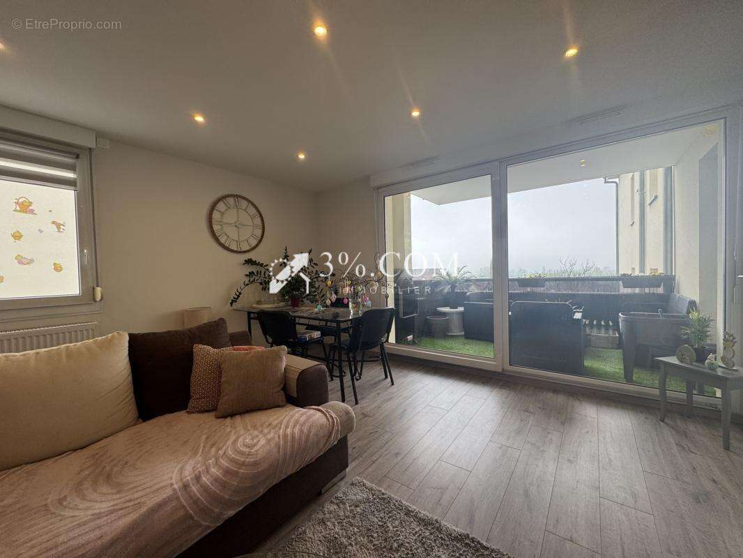 3%COM beau F3 avec terrasse et 2 places de parking- cave - photo 7