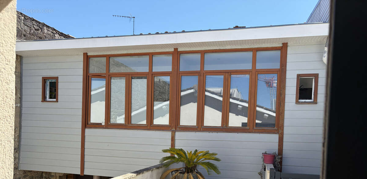 Appartement T3 dans une petite copropriété situé quartier Chartrons ! - photo 8