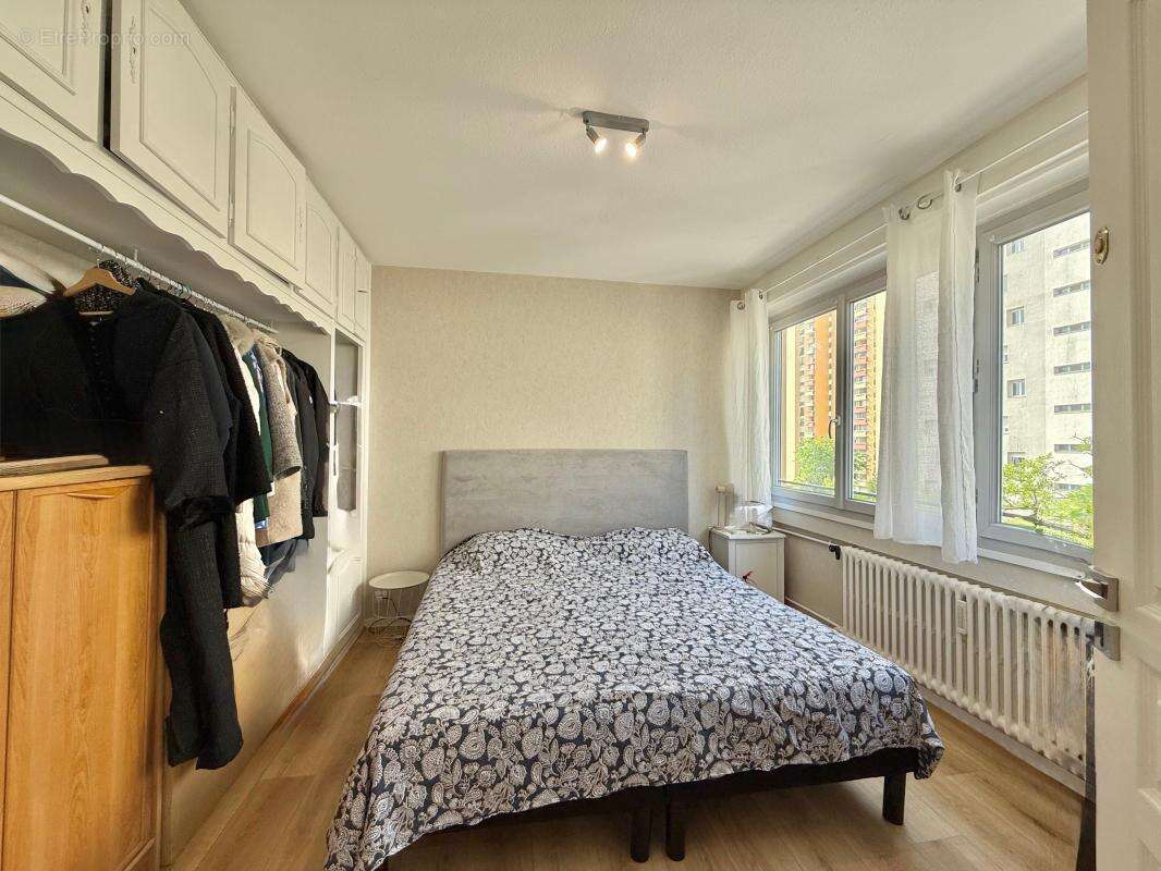 Appartement à CHENOVE