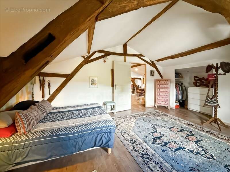 Maison de ville, Villefranche du Périgord, 140m2, totalement rénovée et meublée, cave voutée. Idéal résidence secondaire ou loca - photo 18