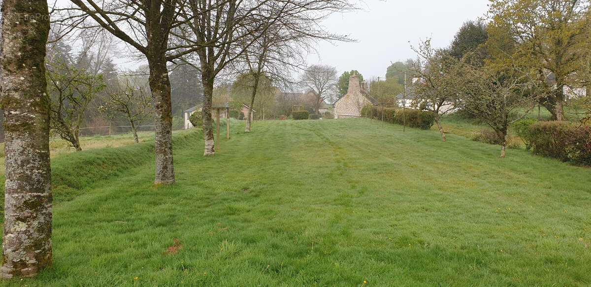 Maison à SEGLIEN
