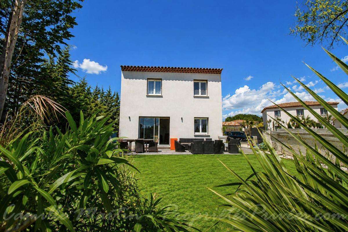 Maison à ROQUEBRUNE-SUR-ARGENS