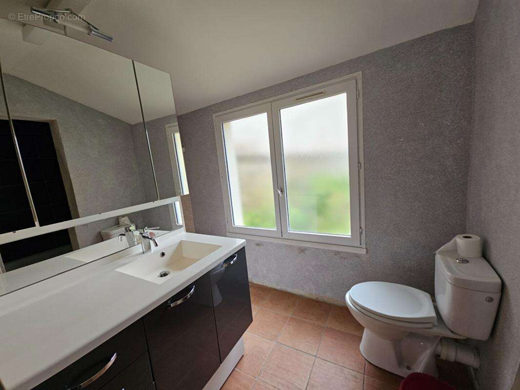 Quartier de la Mairie. Maison 97m² sur une parcelle de 333m² - photo 8