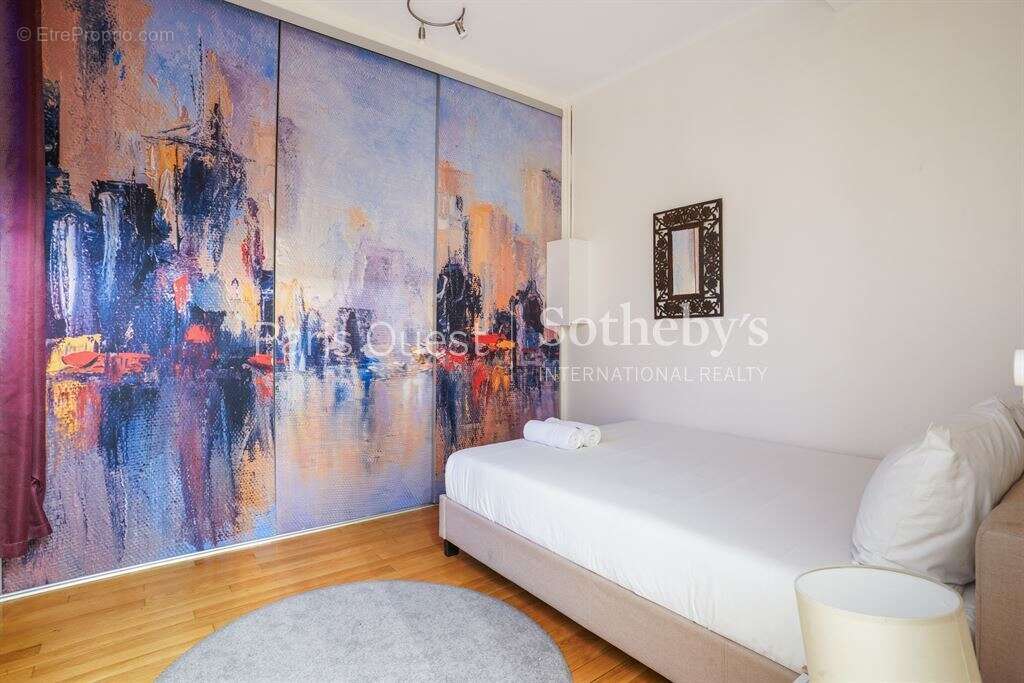 Appartement à NEUILLY-SUR-SEINE