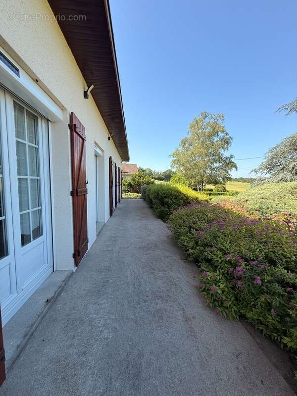 Maison à CHENIERS