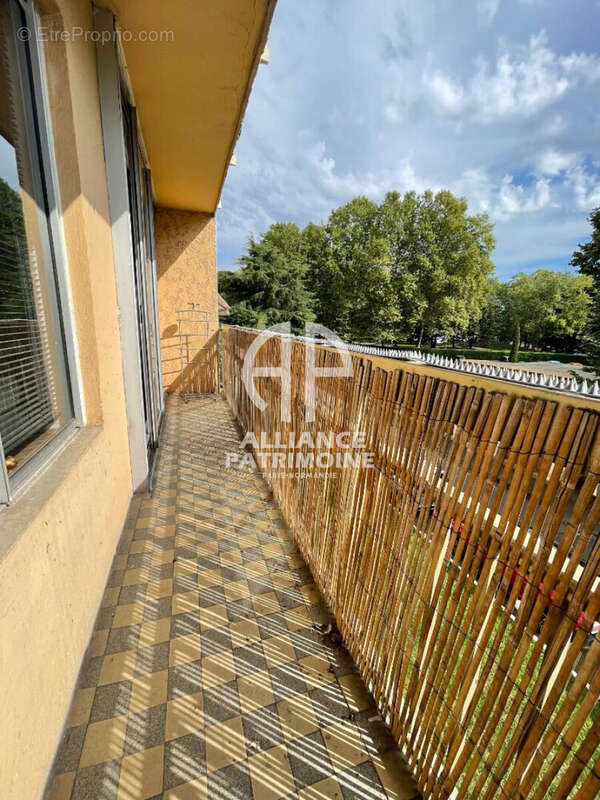 BALCON VUE SUR PARC - Appartement à FRESNES