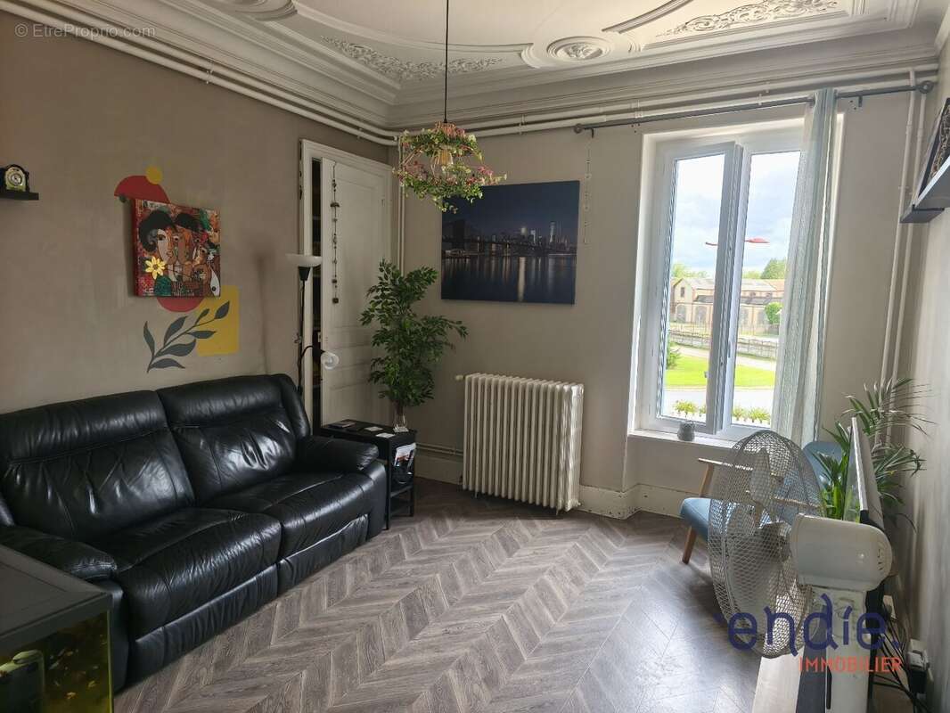 Maison à COSNE-D&#039;ALLIER