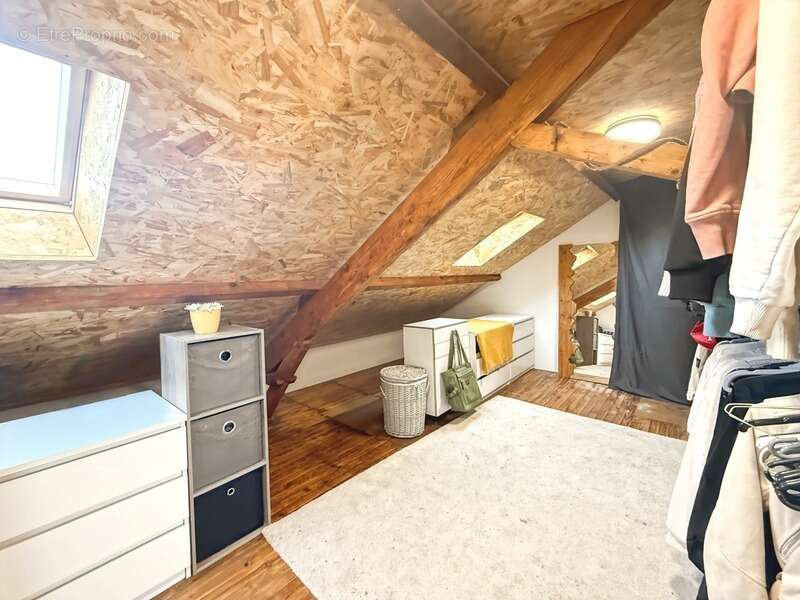 Maison à LA CHAPELLE-DES-MARAIS