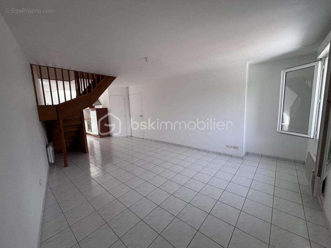 Ensemble immobilier de caractère – Ancienne grange rénovée – 2 appartements – Fort potentiel – Rochecorbon / Parçay-Meslay - photo 2