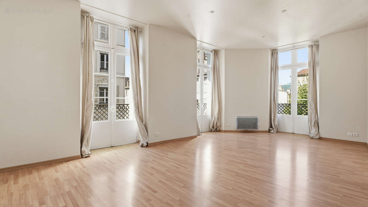 Exclusivité - hypercentre - t2 - 44,63m2 - balcon - photo 2