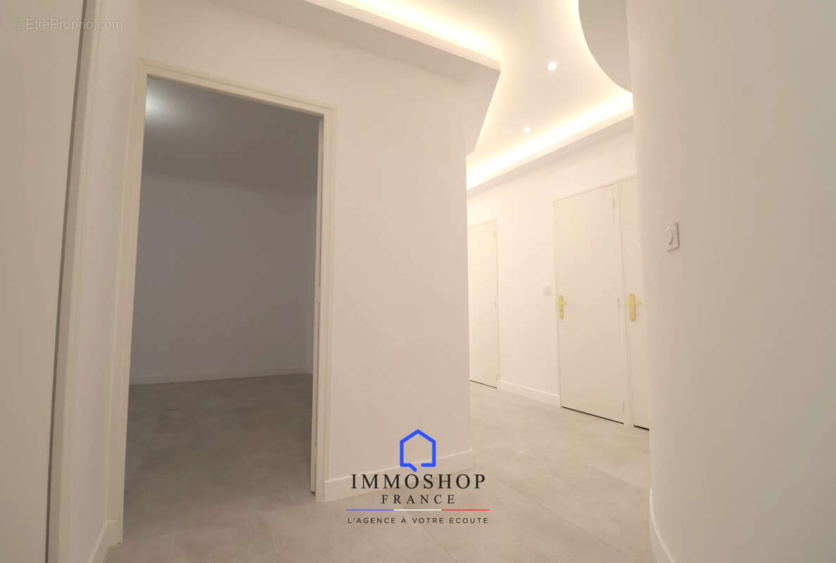 Appartement à MARSEILLE-1E