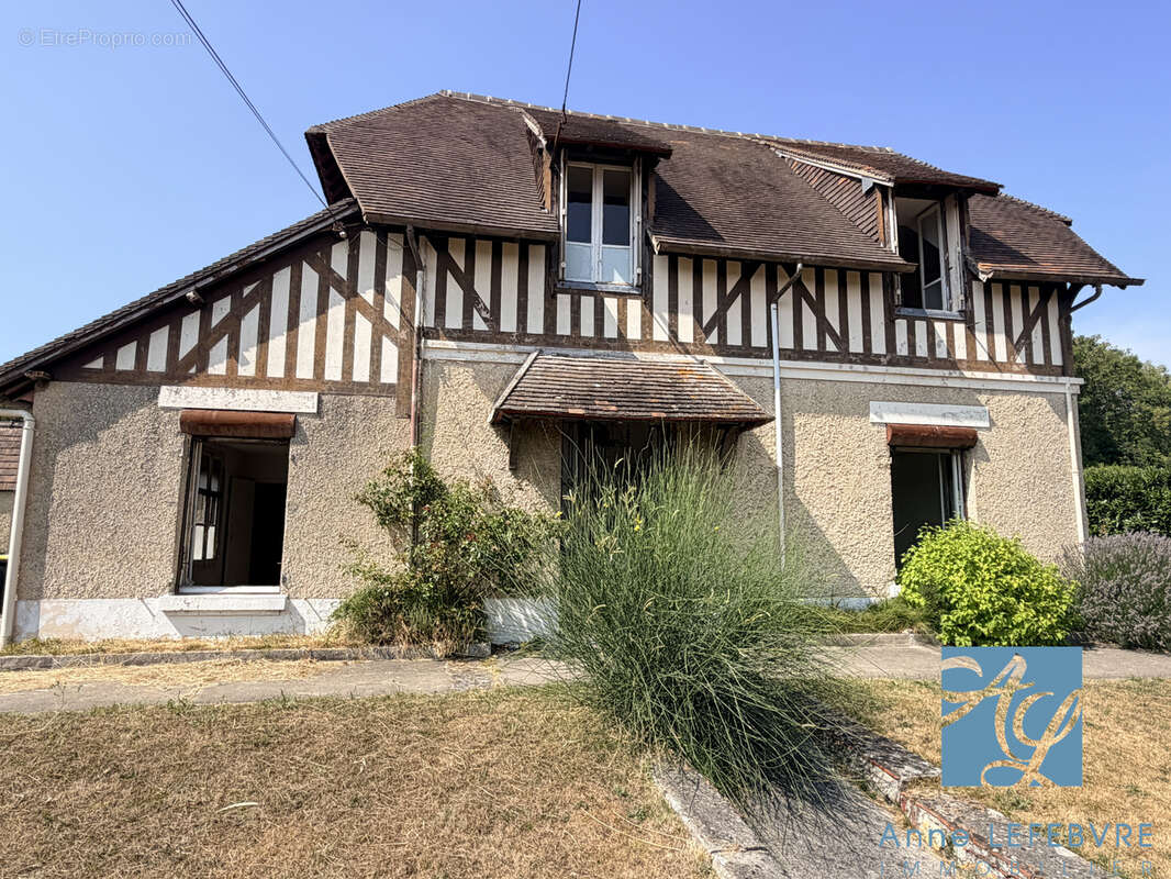 Centre à pied de cette maison de 5 pièces avec garage et jardin - photo 12