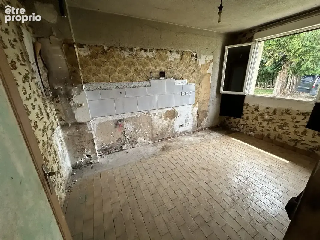 Maison à rénover - 2 chambres - 5300m² de terrain - 106 000 - photo 4