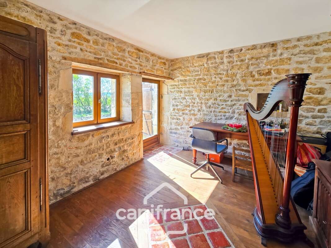 Nièvre (58) – Propriété de caractère avec piscine au cœur de la Bourgogne - photo 12