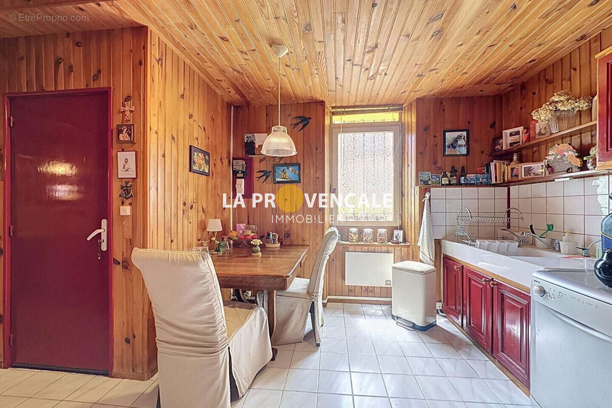 Maison 114 m² à Pourrieres  - photo 3