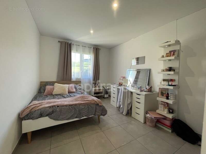Maison plain pied à vendre 5 pièces JUGEALS NAZARETH - photo 12
