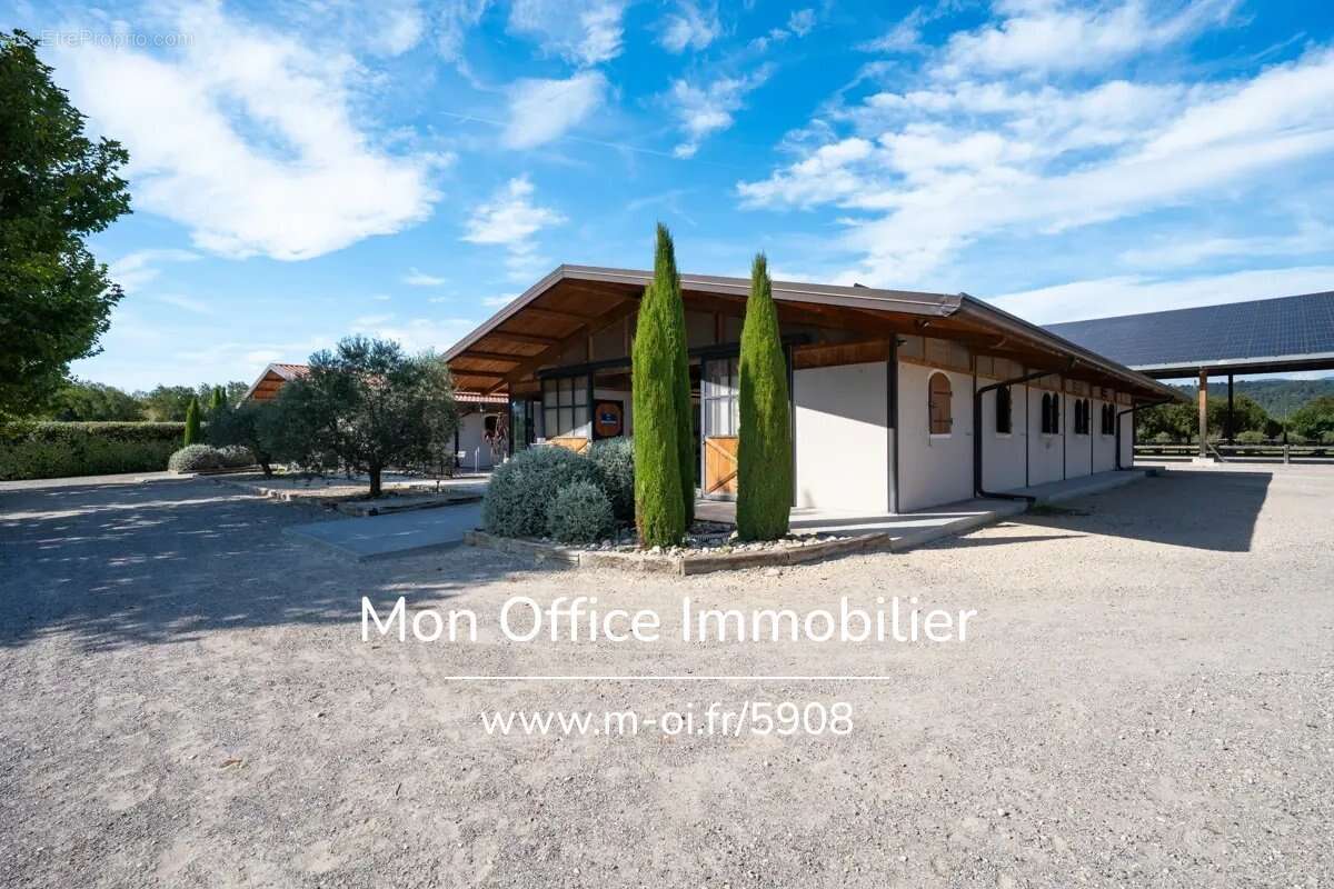 Maison à VILLELAURE