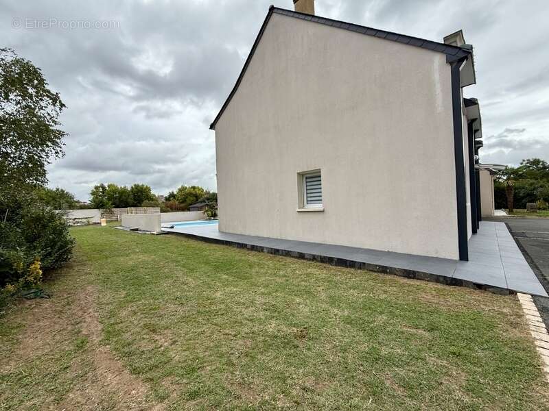 Maison à VILLEVEQUE