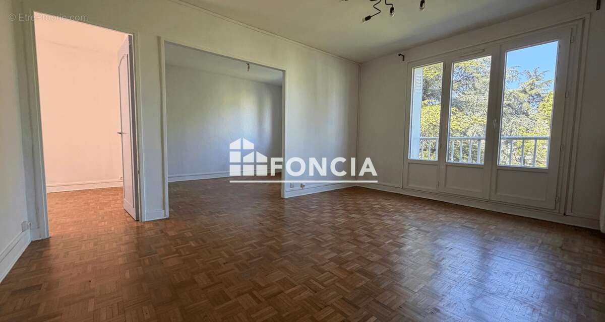 Appartement à BOURGOIN-JALLIEU